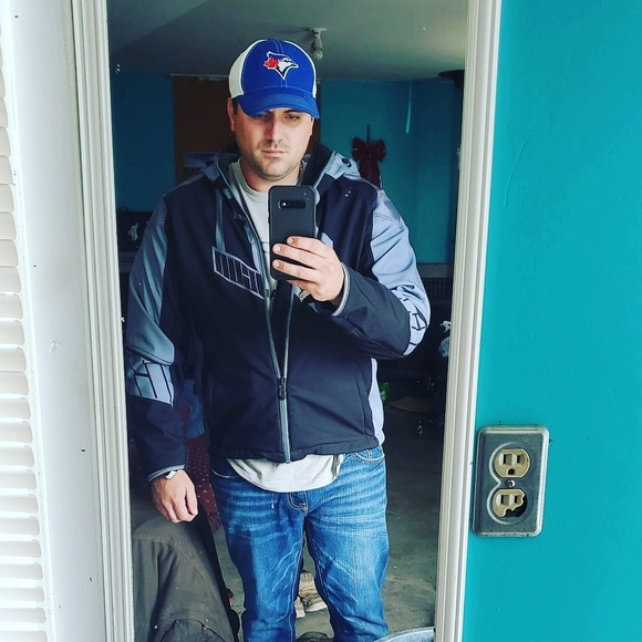 Meet your Posher, Andrew - Picture 1 of 1